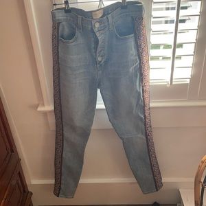 Alice and Olivia jeans with super pretty side pattern. Fitting is so comfortable